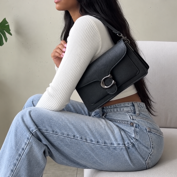 Alternative view of Vienne C-Clasp Shoulder Bag – Black Pebbled