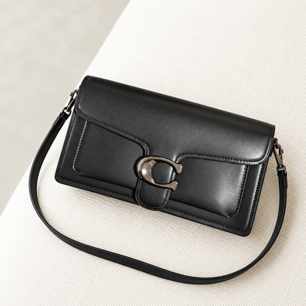 Vienne C-Clasp Shoulder Bag – Black Smooth